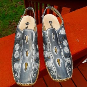 Great spring Blue leather cutout vintage REMONTE'